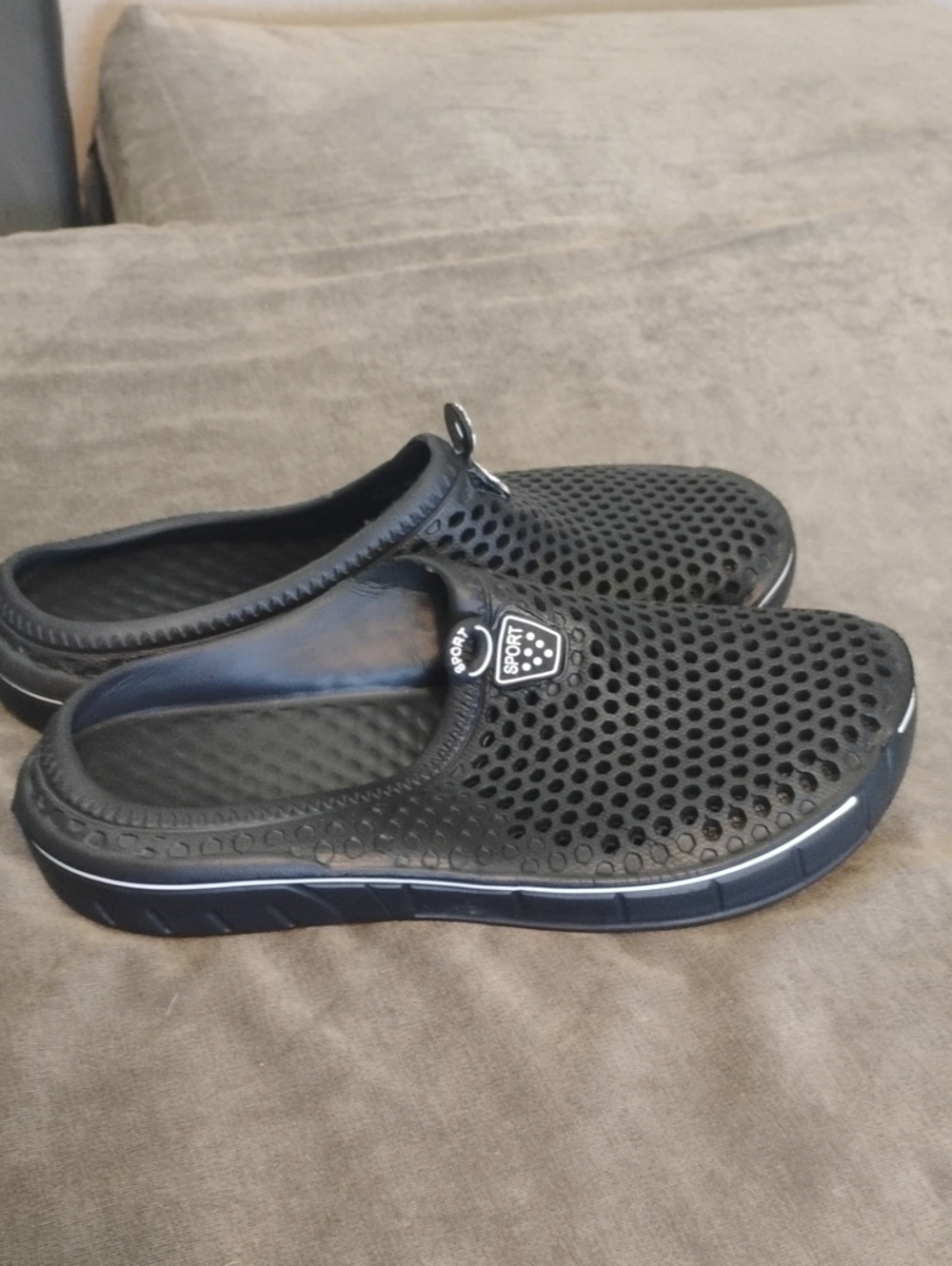 5/$20 Men's Size 10 Rubber Garden Clogs